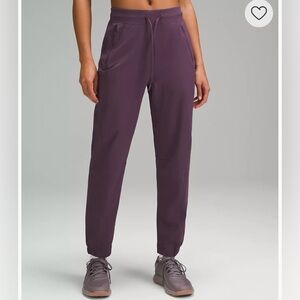 LILULEMON - License to Train High-Rise Joggers - Grape Thistle - Women’s 6